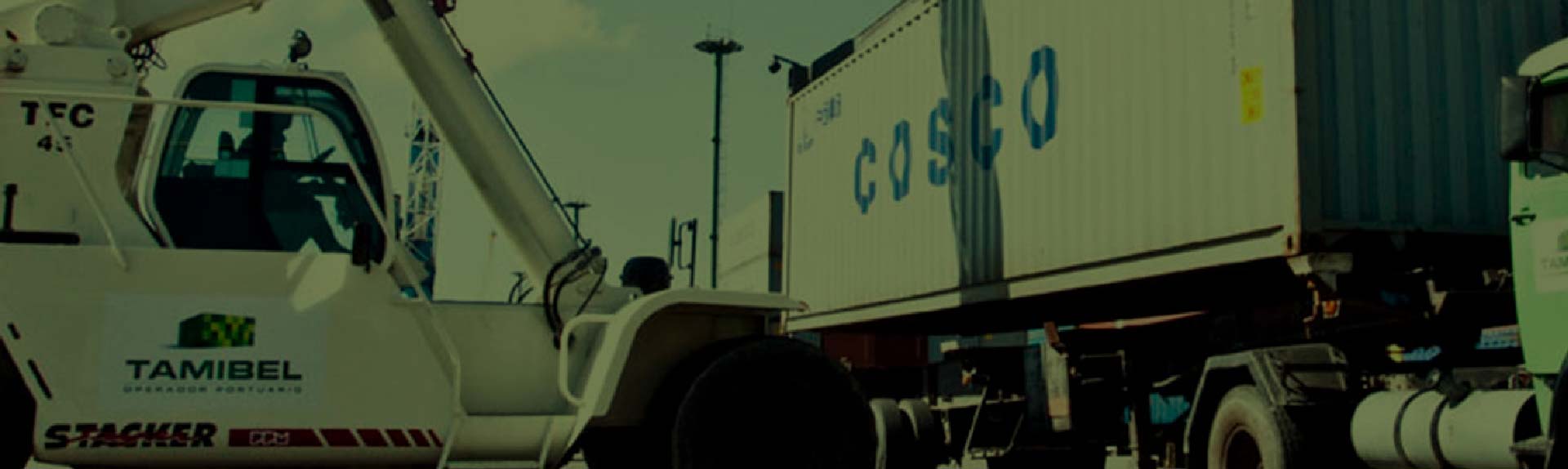 transporte de caño en camión